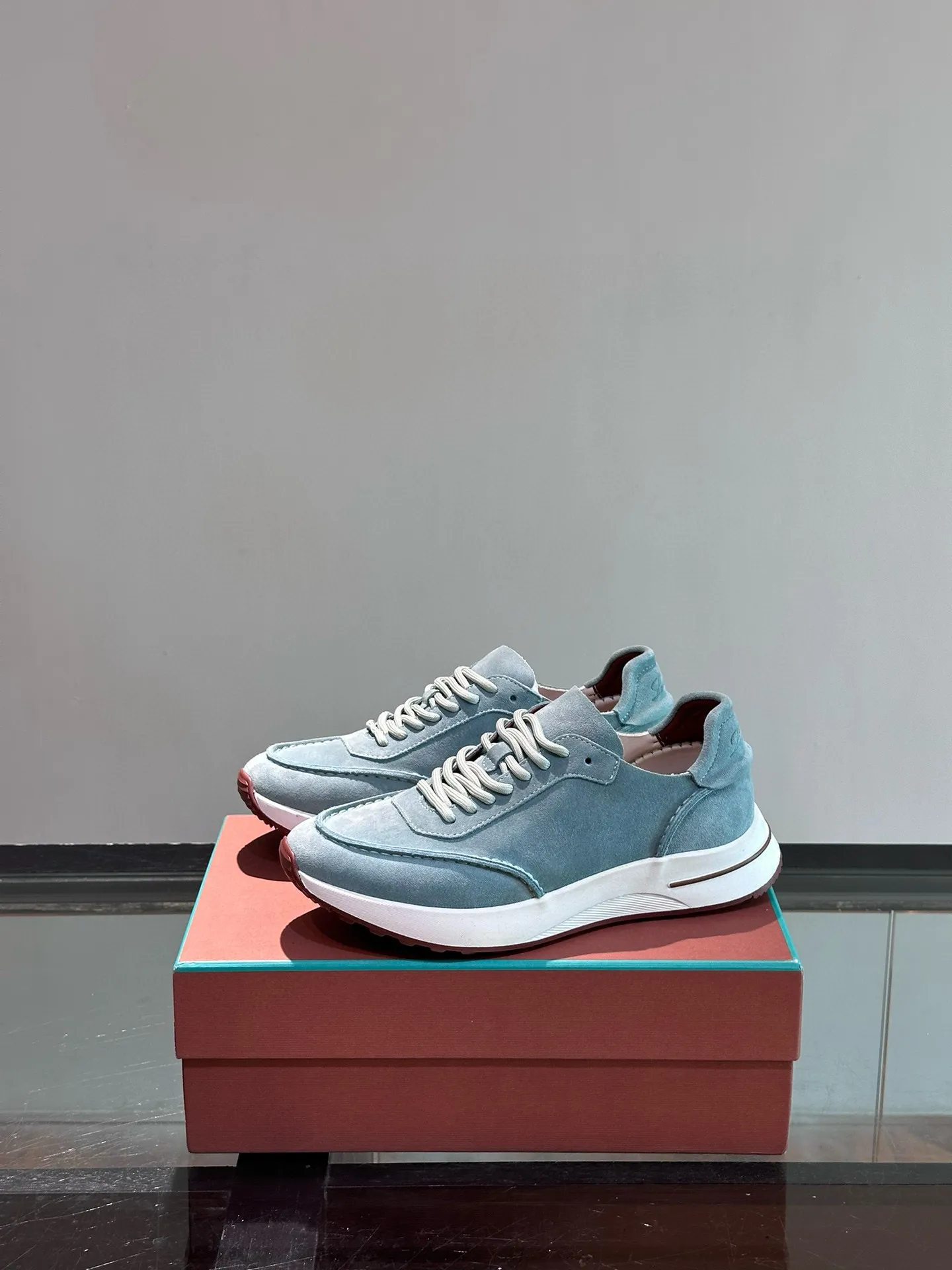 Factory price: 540💰Loro men's shoes💰iana niche Loro classic jogging shoes, men's lace-up casual shoes and sneakers, high-quality lightweight and comfortable fabrics, suitable for outdoor leisure, the color scheme is young and energetic, and it looks great with sportswear or casual suits! Size: 39-46 (customized sizes of 45 and 46 are non-refundable)
